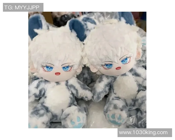 棉花娃娃化身绿茵球星演绎独特魅力与足球梦想结合